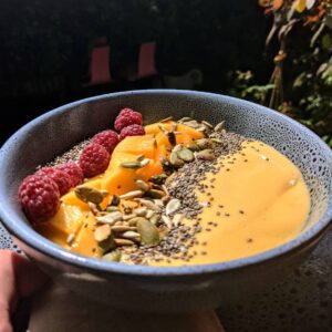 mango-banana-smoothie-bowl mango-banana-smoothie-bowl